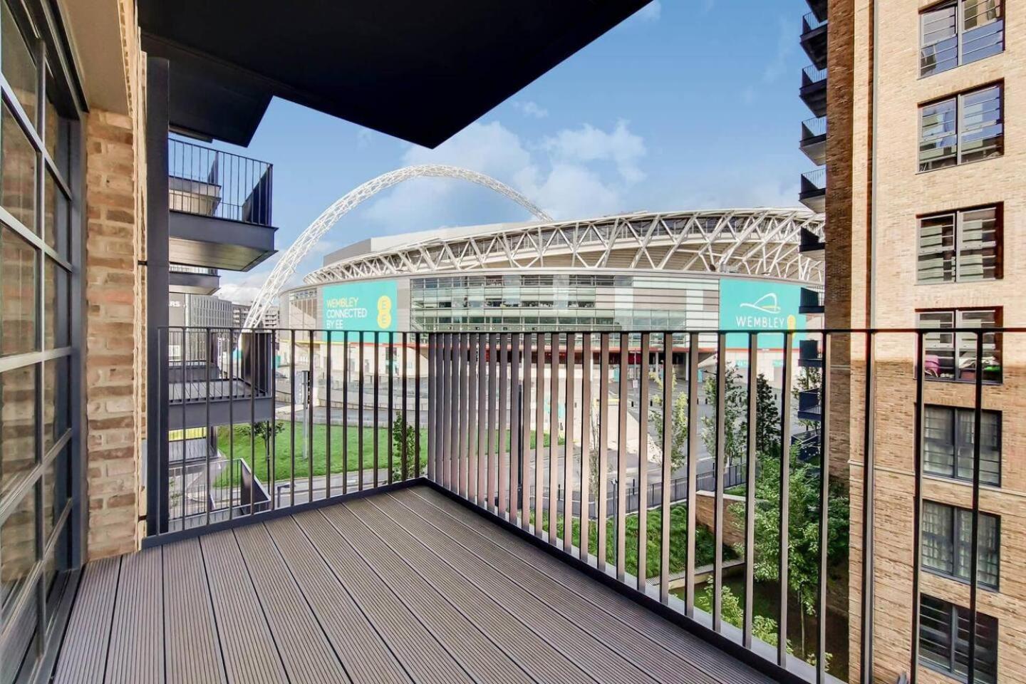 לונדון Modern And Chic Apartments At Ferrum Near Wembley Park מראה חיצוני תמונה