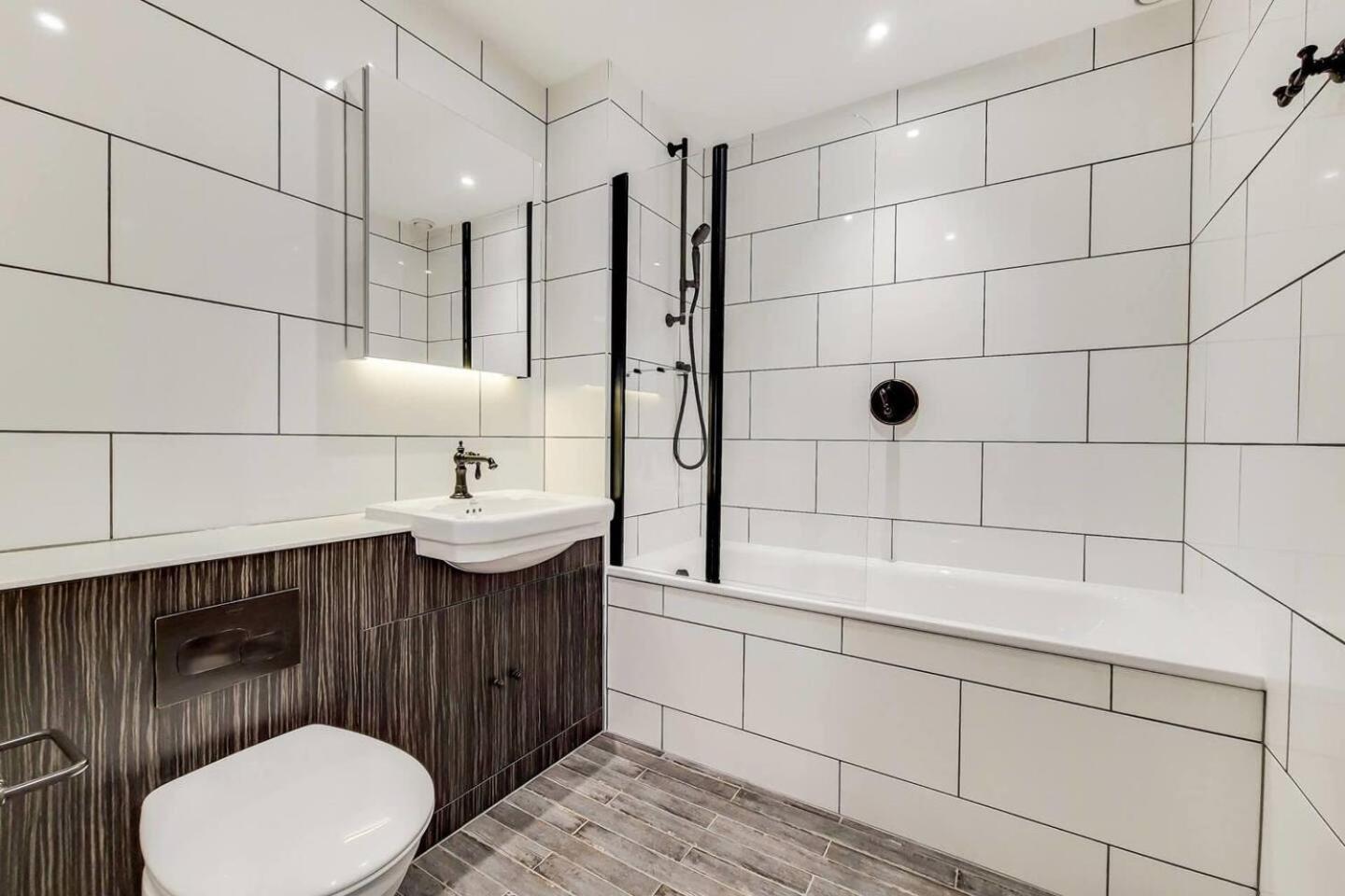 לונדון Modern And Chic Apartments At Ferrum Near Wembley Park מראה חיצוני תמונה