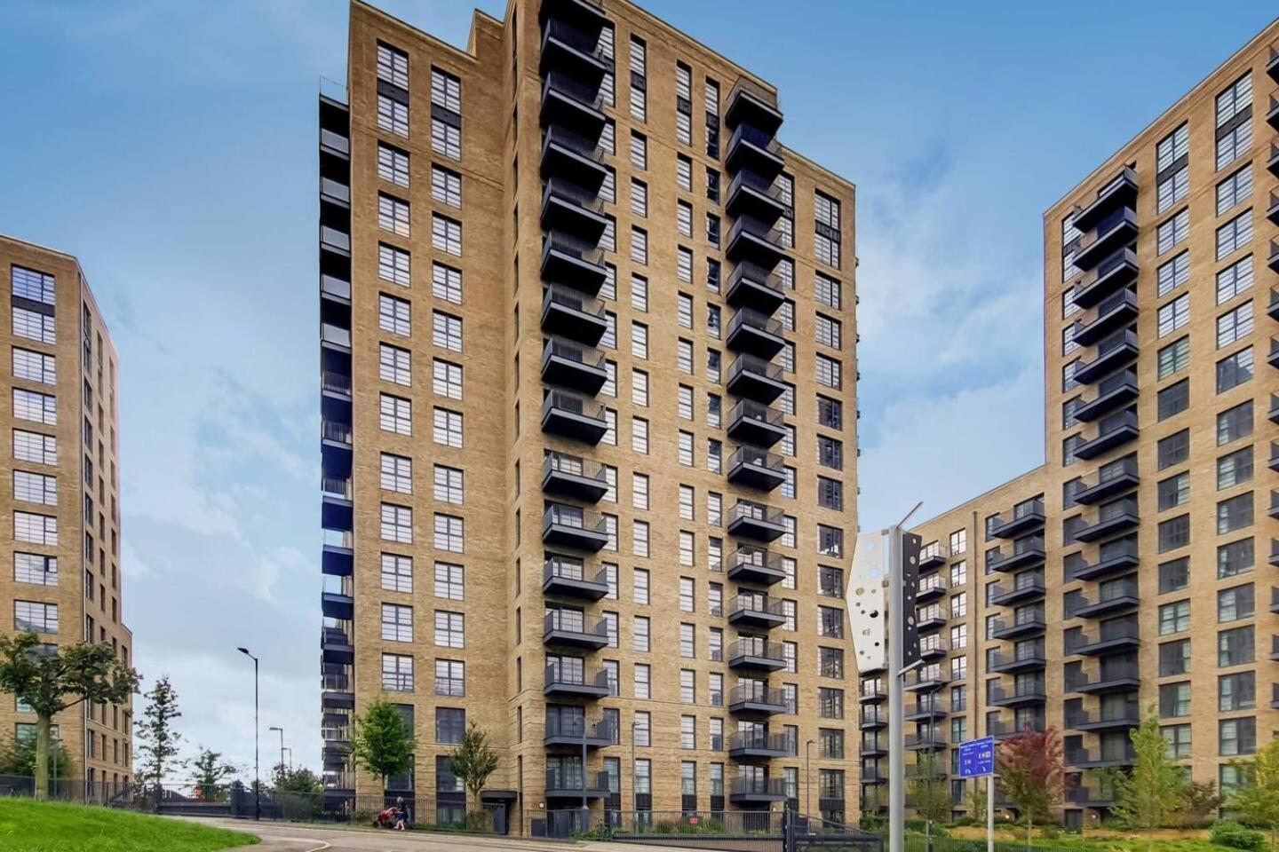 לונדון Modern And Chic Apartments At Ferrum Near Wembley Park מראה חיצוני תמונה